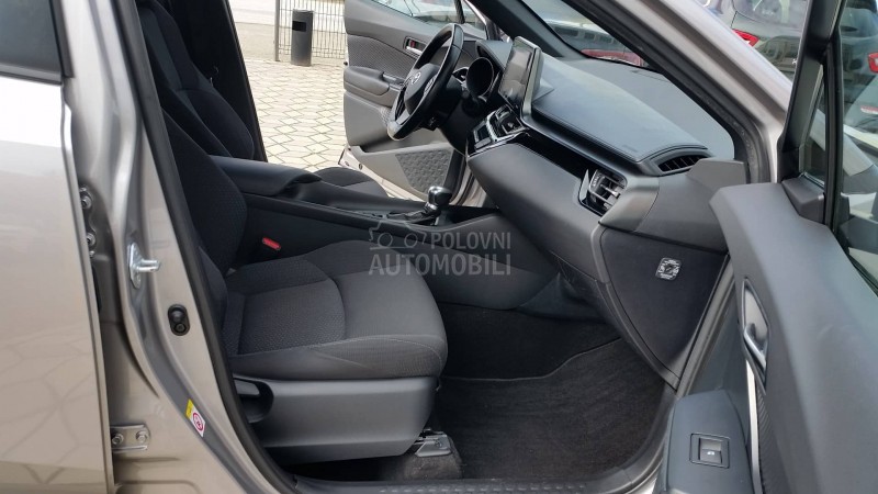 Toyota C-HR 1.8 HYBRID/KA0 N0VA