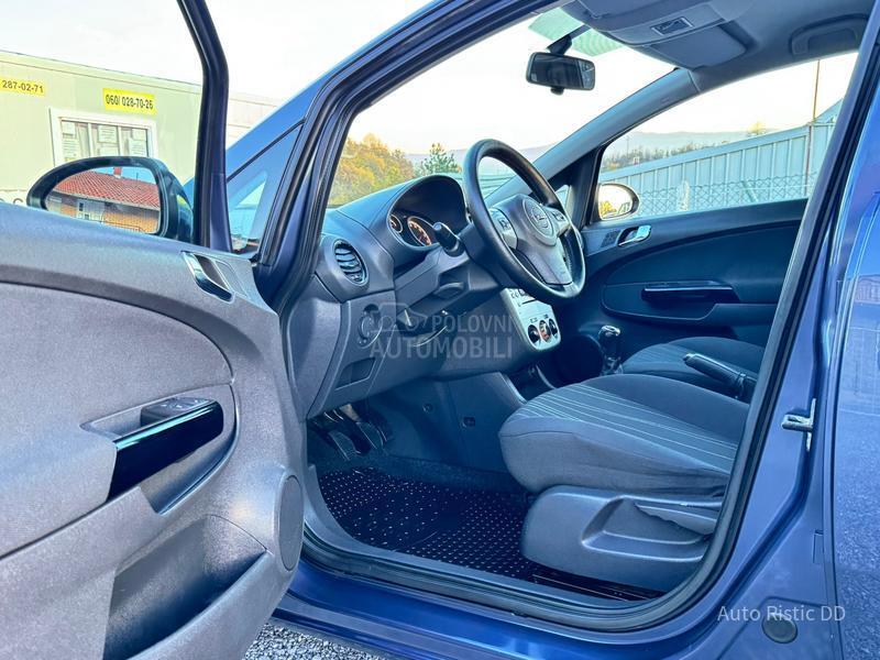Opel Corsa D T O P BESPREK0RNA