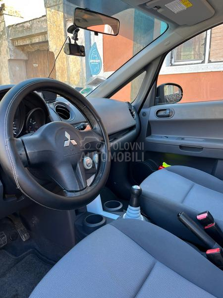 Mitsubishi Colt 