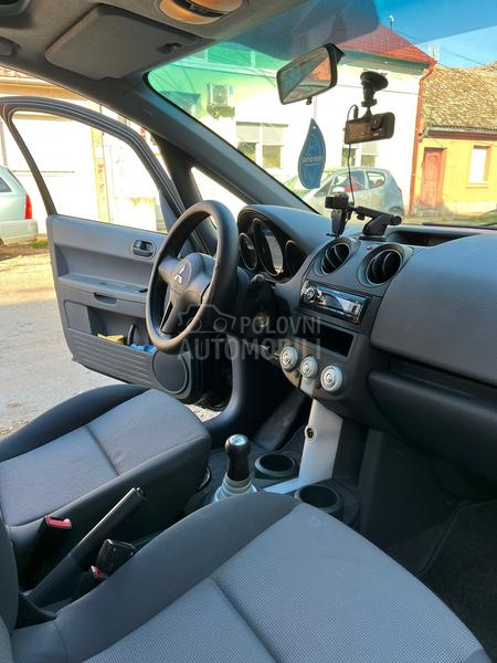 Mitsubishi Colt 