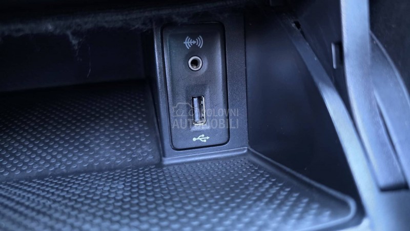 Volkswagen Golf 7 1.6 TDI HI-LINE/PANO