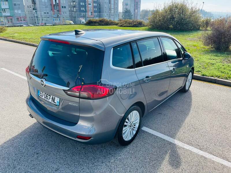 Opel Zafira 2.0CDTI COSMO PANO