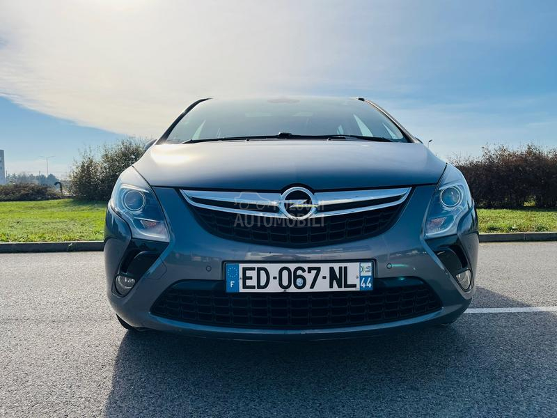 Opel Zafira 2.0CDTI COSMO PANO