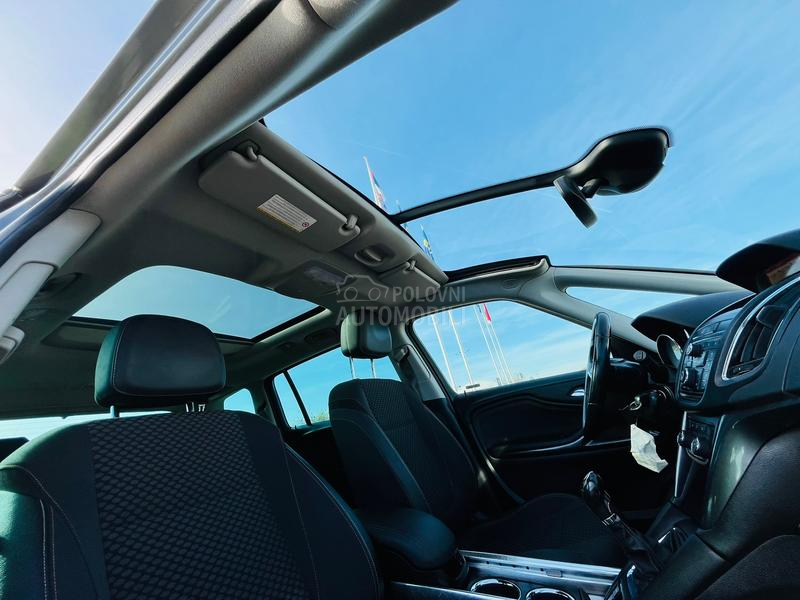 Opel Zafira 2.0CDTI COSMO PANO