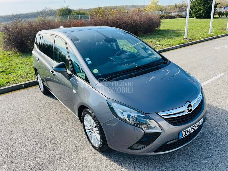 Opel Zafira 2.0CDTI COSMO PANO