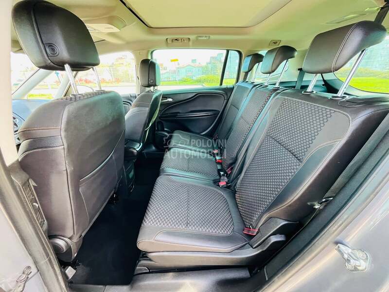 Opel Zafira 2.0CDTI COSMO PANO