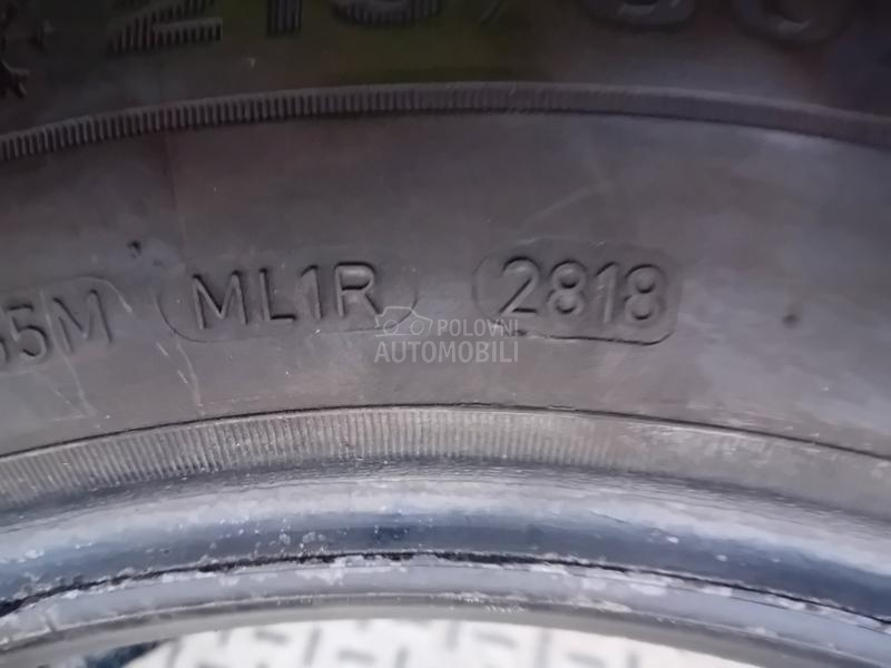 Dunlop 215/60 R16 Zimska