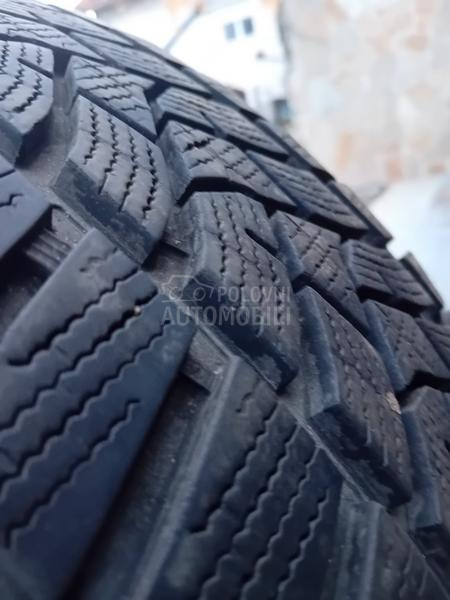 Dunlop 215/60 R16 Zimska