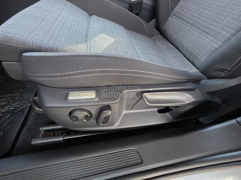 Volkswagen Passat B8 2.0 DSG BUSINESS