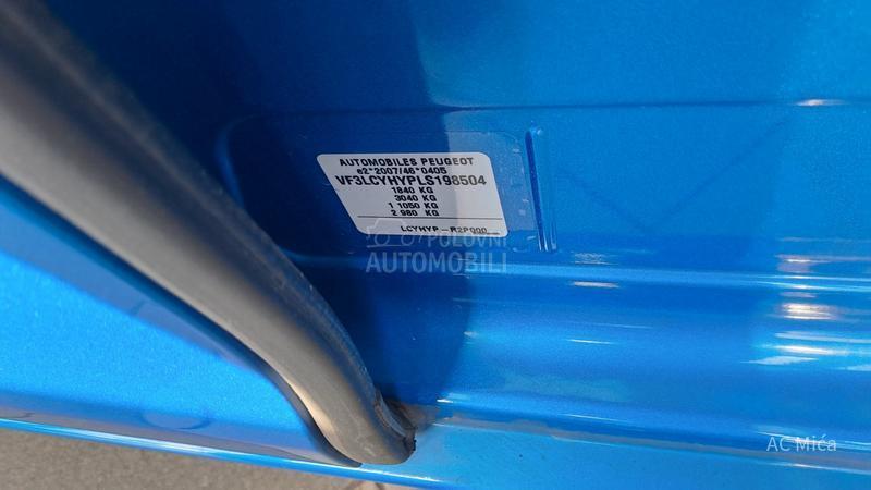 Peugeot 308 1.5 BLU NAV LED ALU