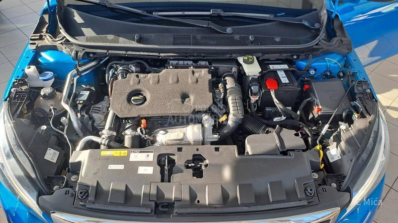 Peugeot 308 1.5 BLU NAV LED ALU