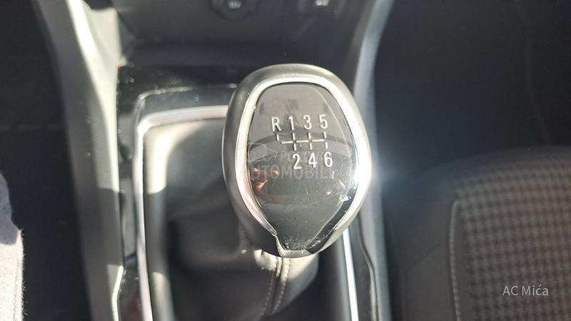 Peugeot 308 1.5 BLU NAV LED ALU