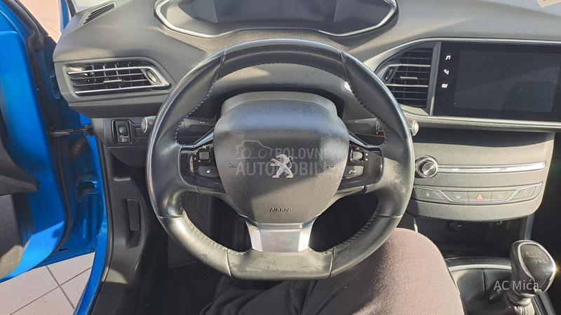 Peugeot 308 1.5 BLU NAV LED ALU