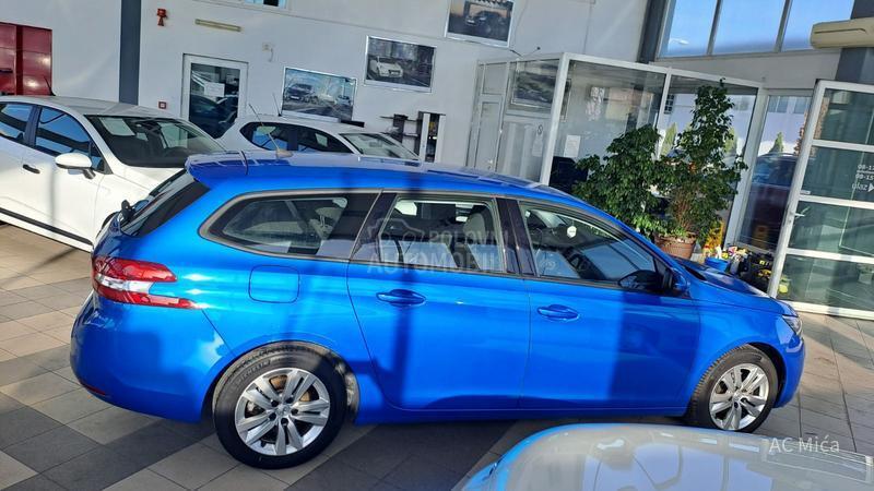 Peugeot 308 1.5 BLU NAV LED ALU