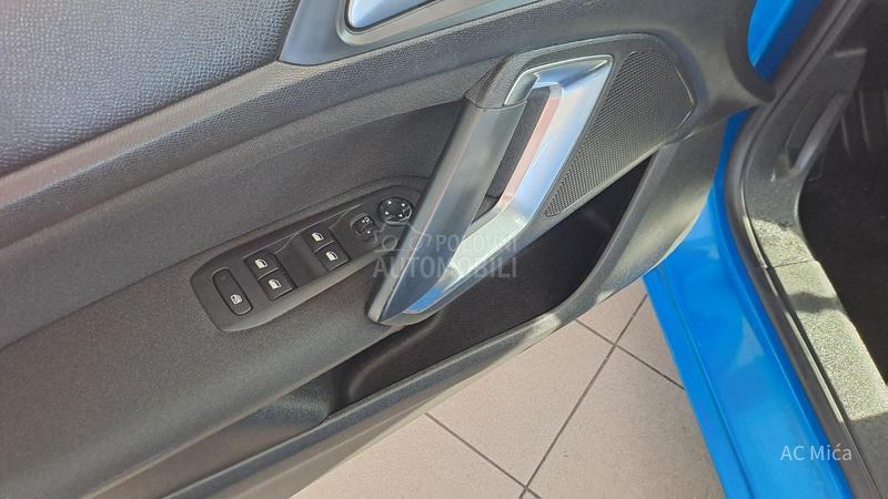 Peugeot 308 1.5 BLU NAV LED ALU