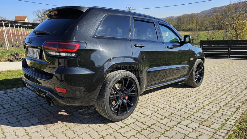 Jeep Grand Cherokee SRT