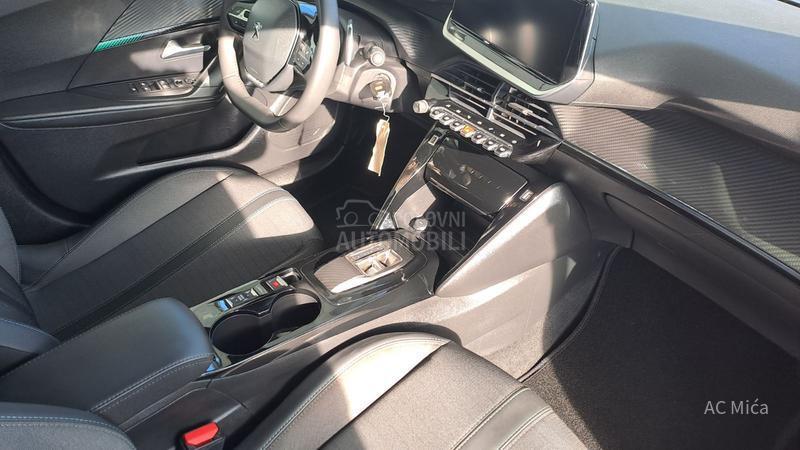 Peugeot 2008 1.2ALU NAV KAM 86000