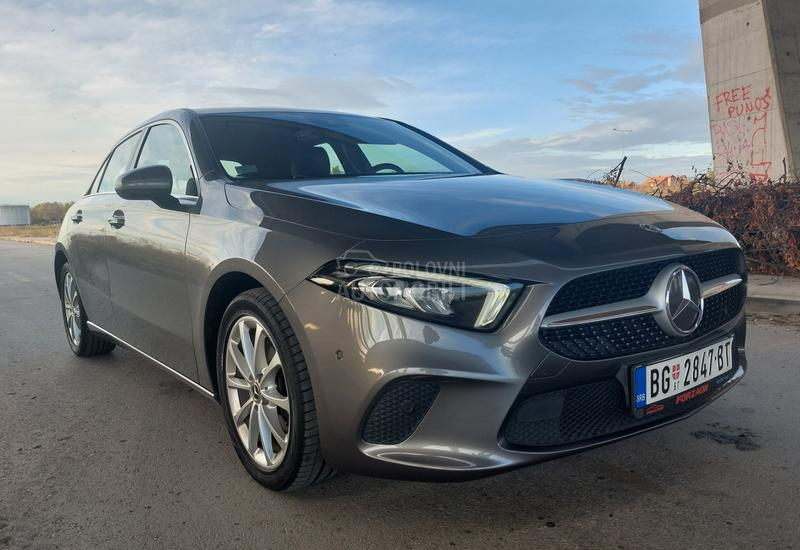 Mercedes Benz A 180 Virtuel/Autom/Led