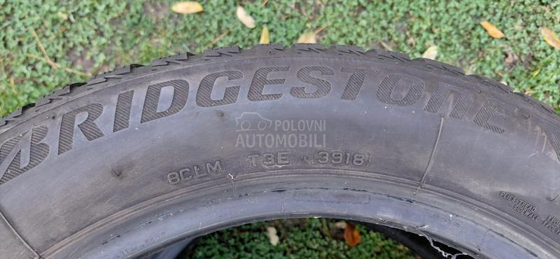 Bridgestone 215/55 R17 Zimska
