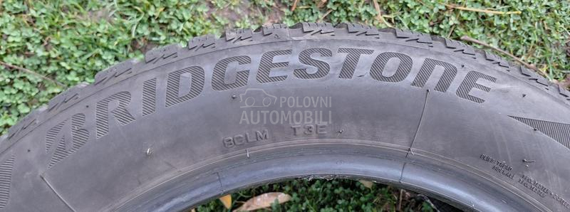 Bridgestone 215/55 R17 Zimska