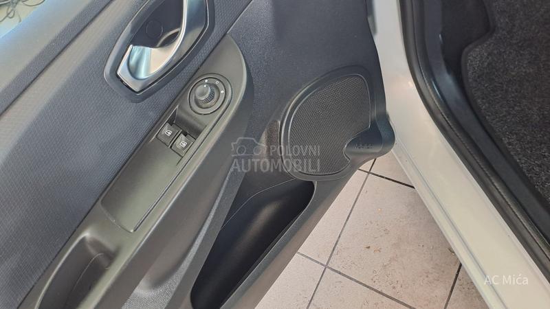 Renault Clio 1.5  BLU NAV LED USB