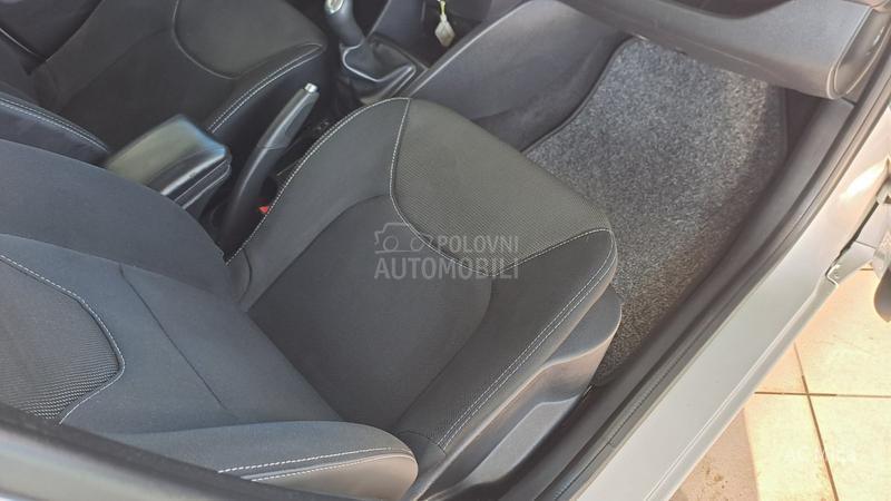 Renault Clio 1.5  BLU NAV LED USB