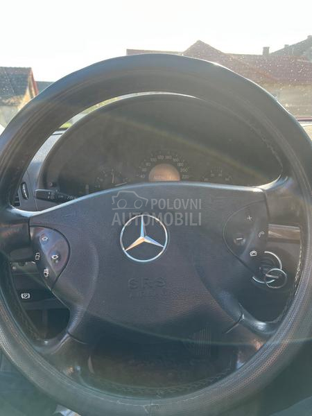 Mercedes Benz E 220 1.8 B