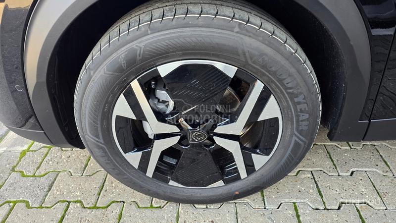 Peugeot 2008 1.2 ALLURE 130 AT8