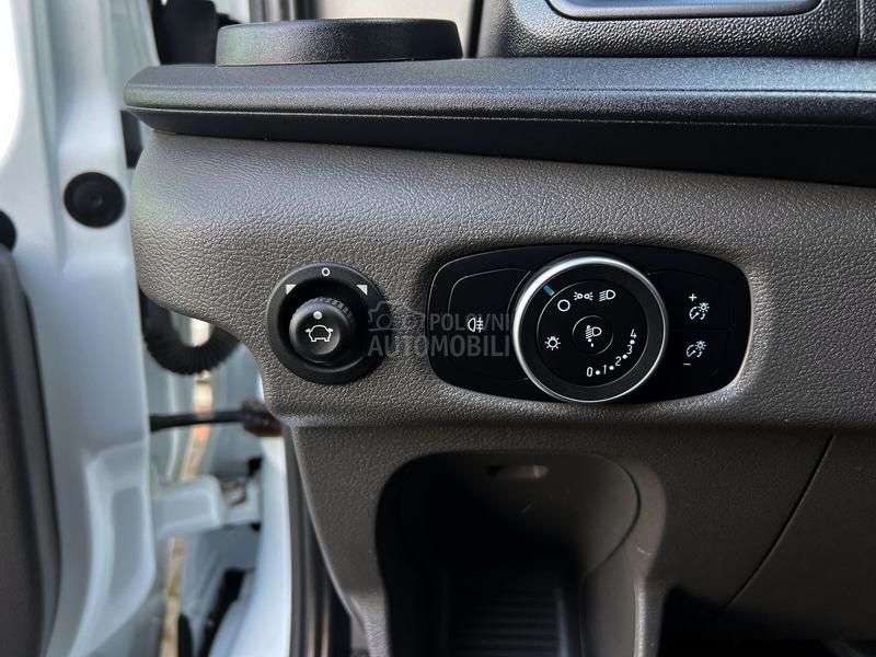 Ford Transit minibus furgon