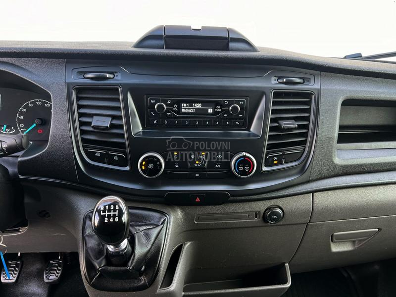 Ford Transit minibus furgon