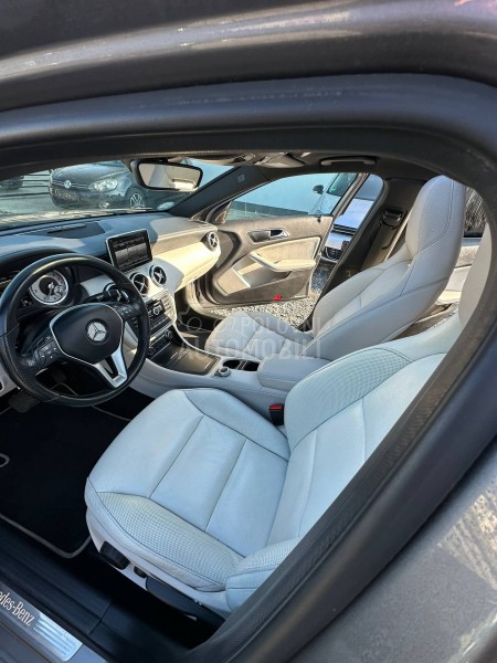 Mercedes Benz A 220 AMG