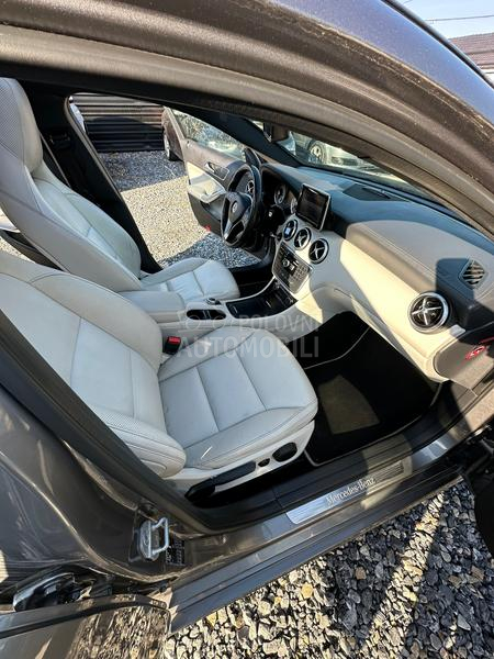 Mercedes Benz A 220 AMG