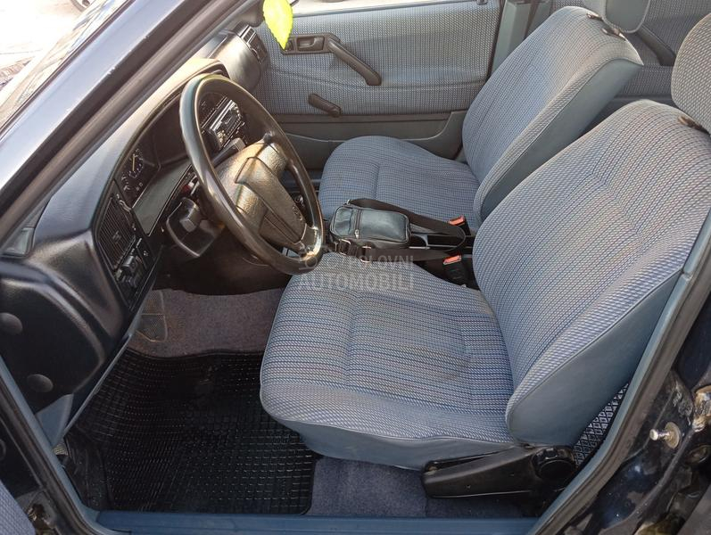 Volkswagen Passat B3 1,8 TNG