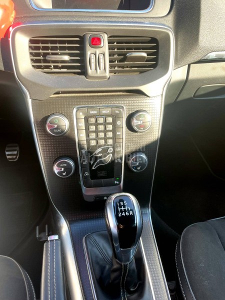 Volvo V40 2.0 D3 R-Design