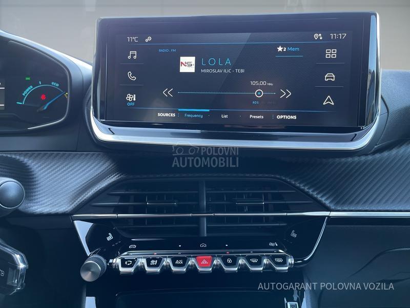 Peugeot 2008 HY 1.2 136 AT Style