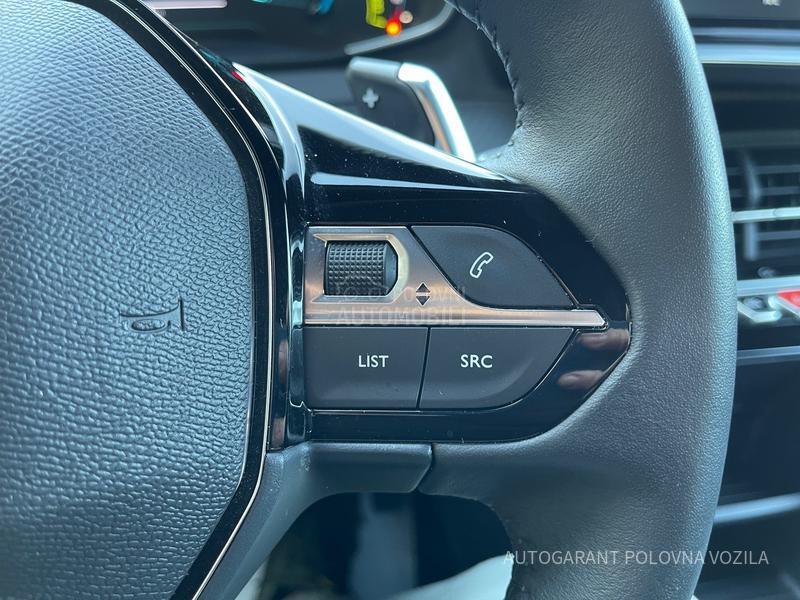 Peugeot 2008 HY 1.2 136 AT Style