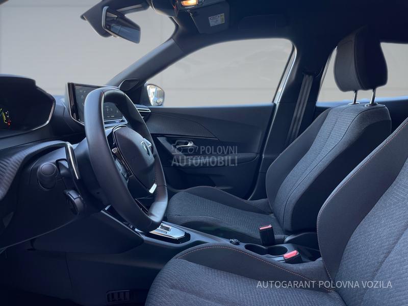Peugeot 2008 HY 1.2 136 AT Style