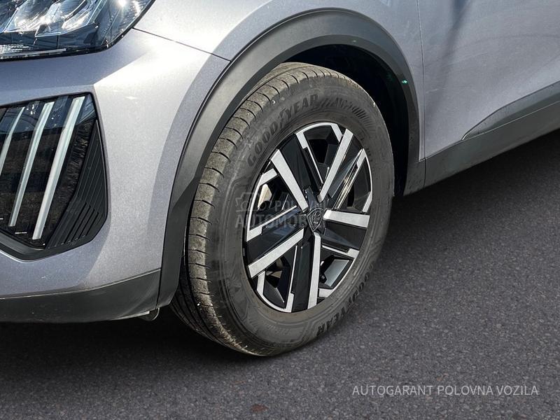 Peugeot 2008 HY 1.2 136 AT Style