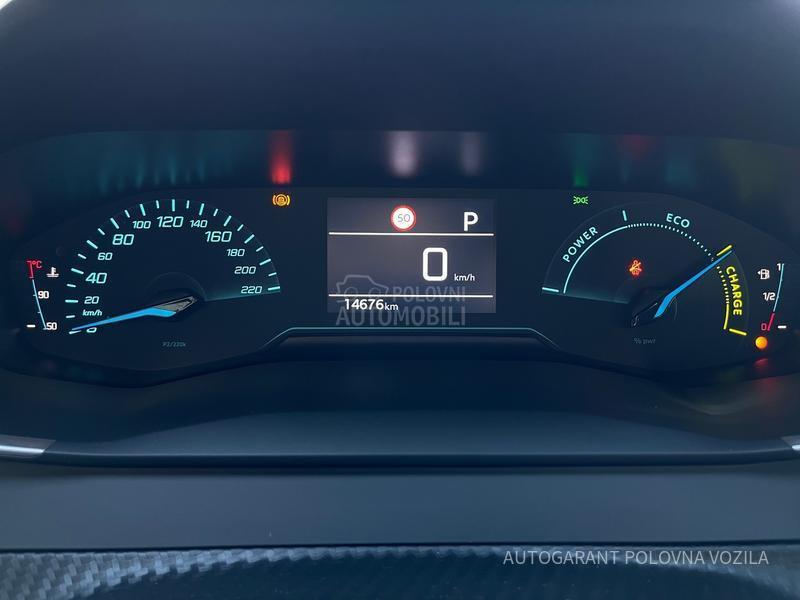 Peugeot 2008 HY 1.2 136 AT Style