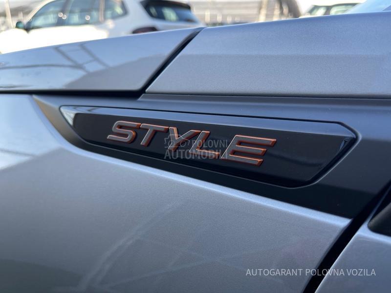 Peugeot 2008 HY 1.2 136 AT Style