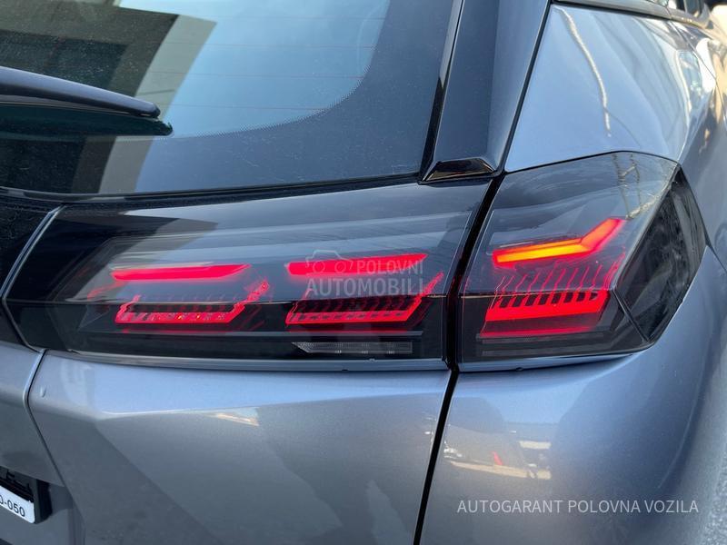 Peugeot 2008 HY 1.2 136 AT Style