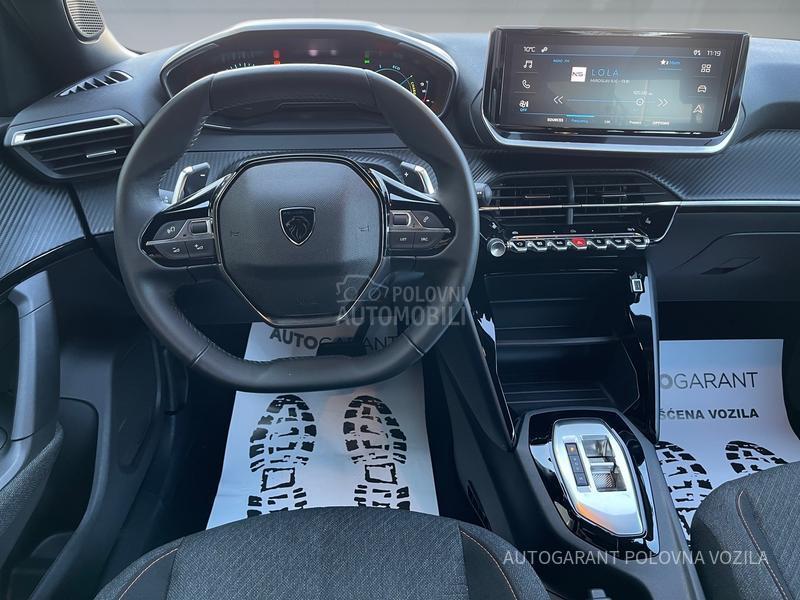 Peugeot 2008 HY 1.2 136 AT Style