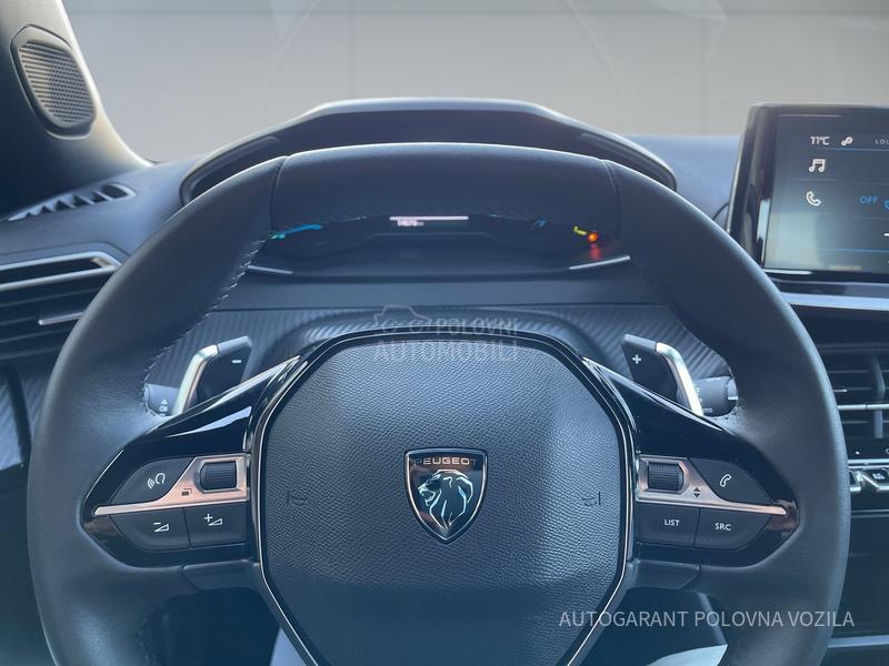 Peugeot 2008 HY 1.2 136 AT Style