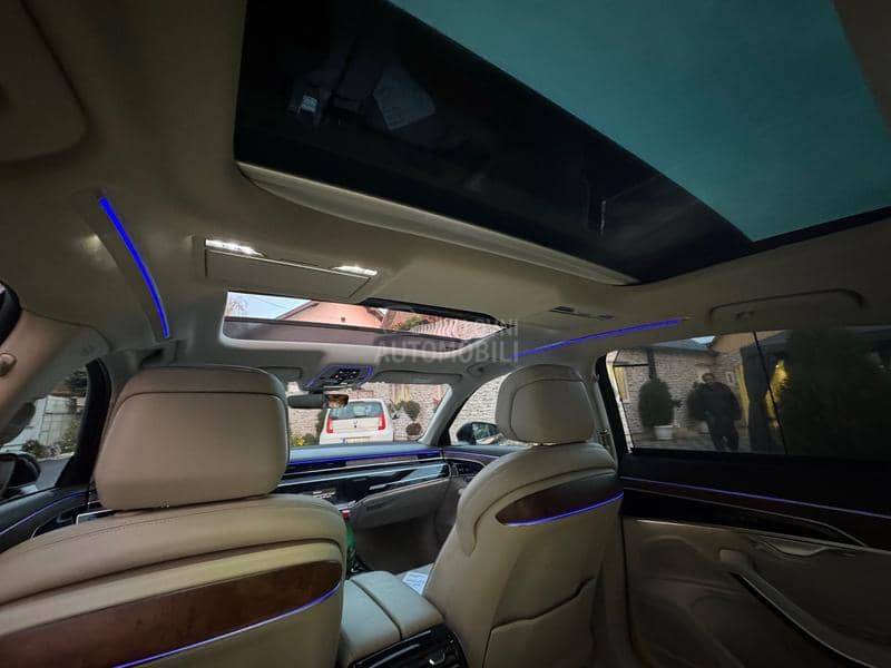 Audi A8 5.0 hibrid long