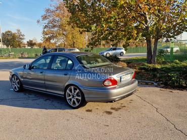 Jaguar X-Type 
