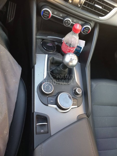 Alfa Romeo Giulia 