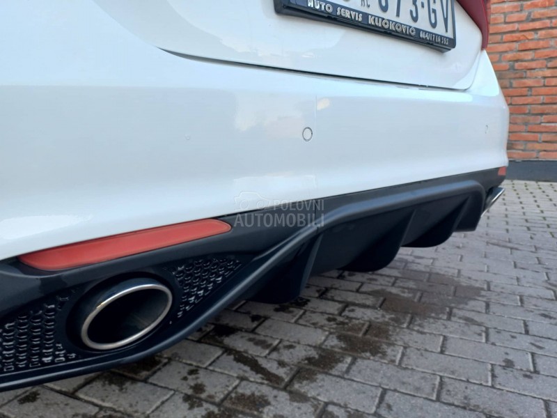 Alfa Romeo Giulia 