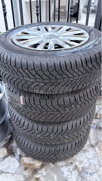 Volkswagen Golf 6 1.6 TDI STYLE