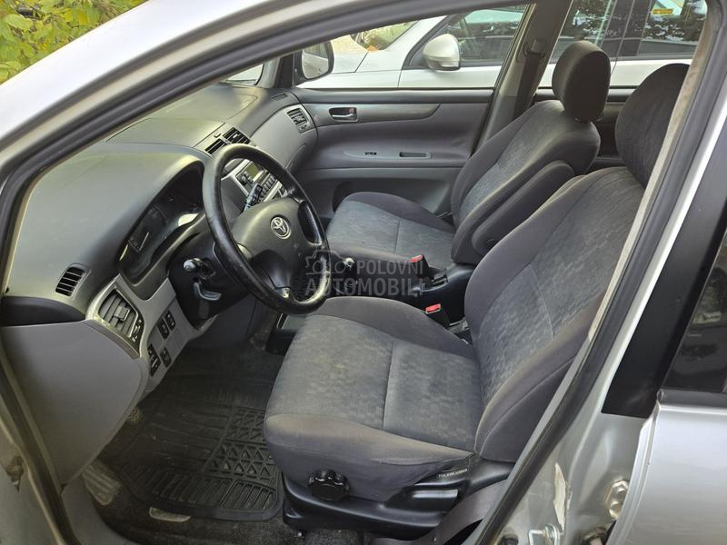 Toyota Avensis Verso 