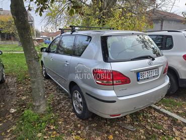 Toyota Avensis Verso 